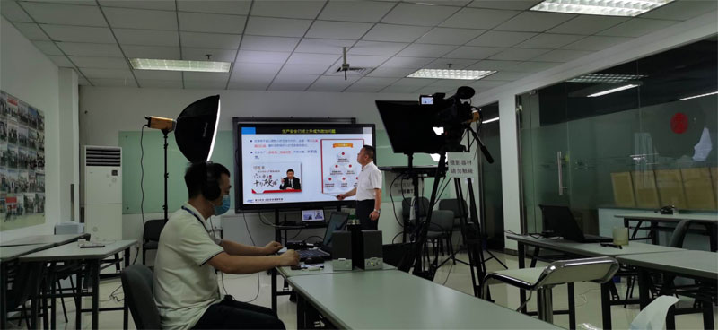 賽為安全高寶良為鄂托克經(jīng)濟開發(fā)區(qū)2020年《安全生產(chǎn)大講堂》進行網(wǎng)絡(luò)直播